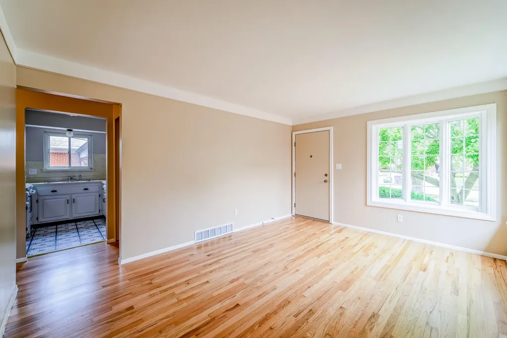 14557 Michigan Boulevard Allen Park City MI 48101