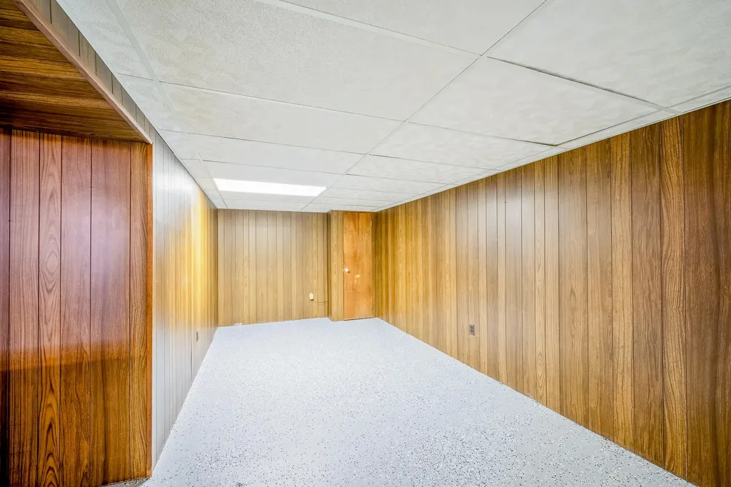14557 Michigan Boulevard Allen Park City MI 48101
