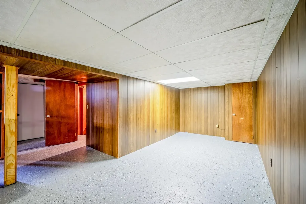 14557 Michigan Boulevard Allen Park City MI 48101
