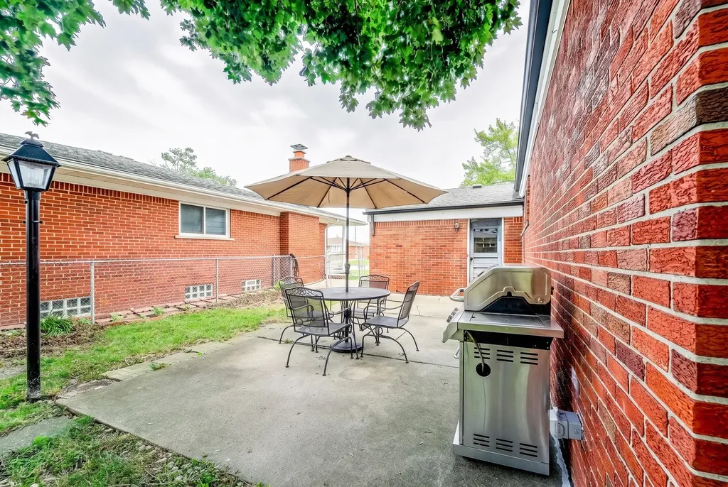 14557 Michigan Boulevard Allen Park City MI 48101
