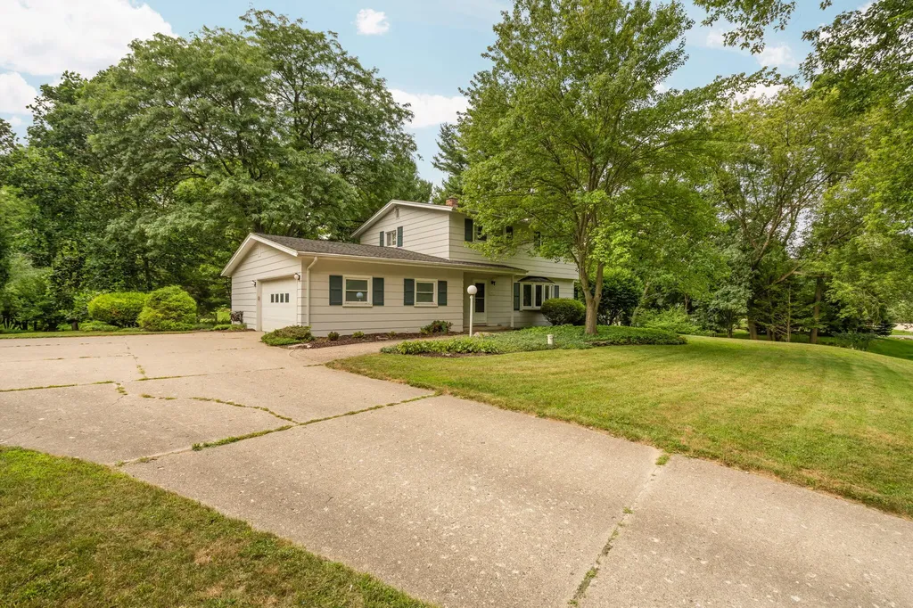 2627 Wayside Drive Ann Arbor Charter Township MI 48103