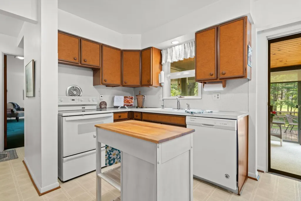 2627 Wayside Drive Ann Arbor Charter Township MI 48103