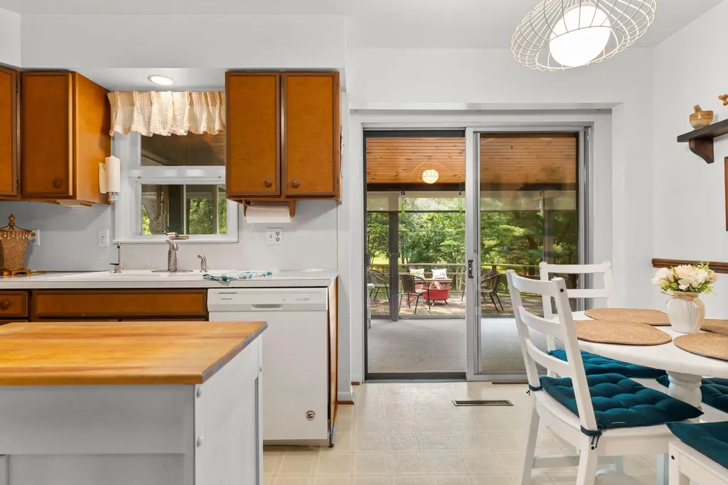 2627 Wayside Drive Ann Arbor Charter Township MI 48103