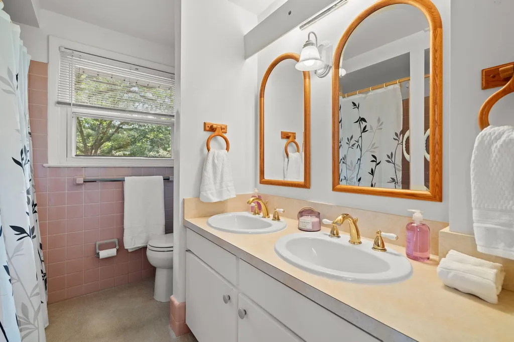 2627 Wayside Drive Ann Arbor Charter Township MI 48103
