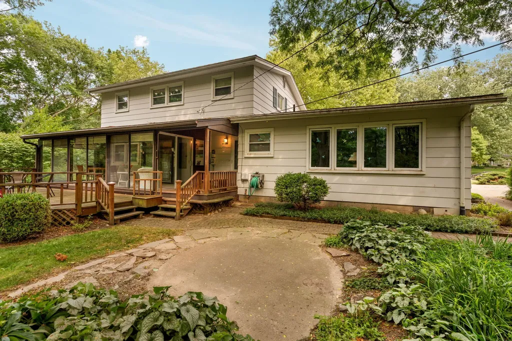 2627 Wayside Drive Ann Arbor Charter Township MI 48103