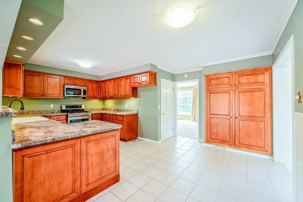 9772 Grosse Ile Parkway Grosse Ile Township MI 48138
