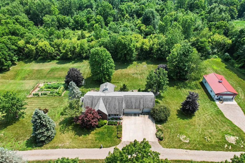 331 E Fenn Road Ovid Township MI 49036