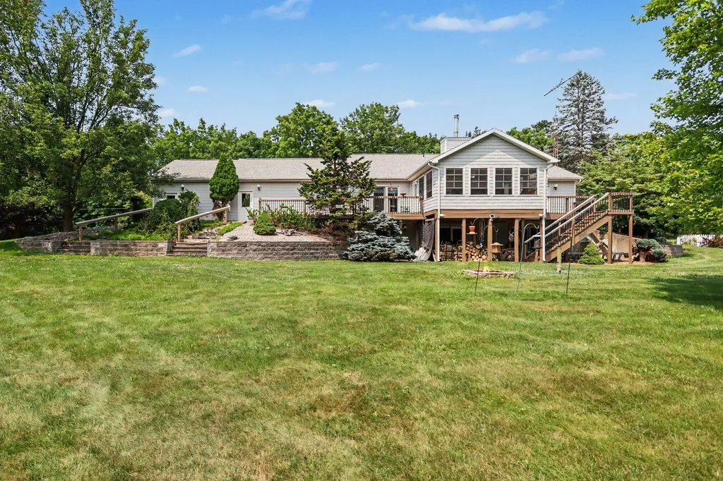 331 E Fenn Road Ovid Township MI 49036