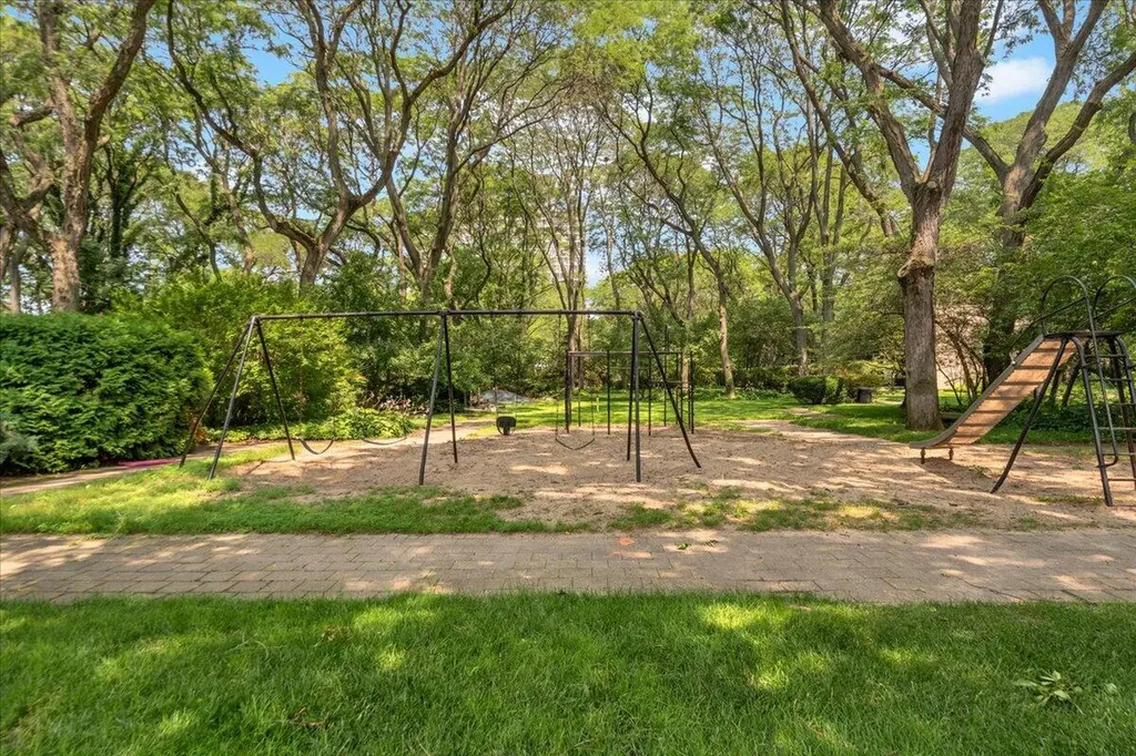 1333 Nicolet Place Detroit City MI 48207