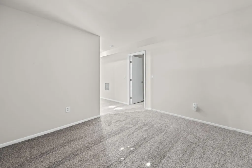 38116 Hixford Place Westland City MI 48185