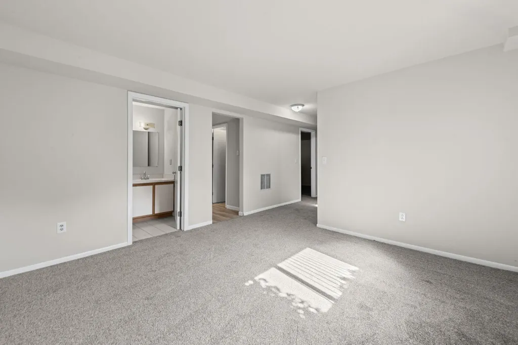 38116 Hixford Place Westland City MI 48185