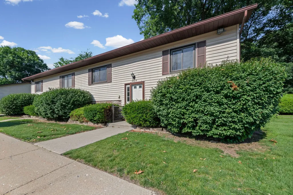 38116 Hixford Place Westland City MI 48185