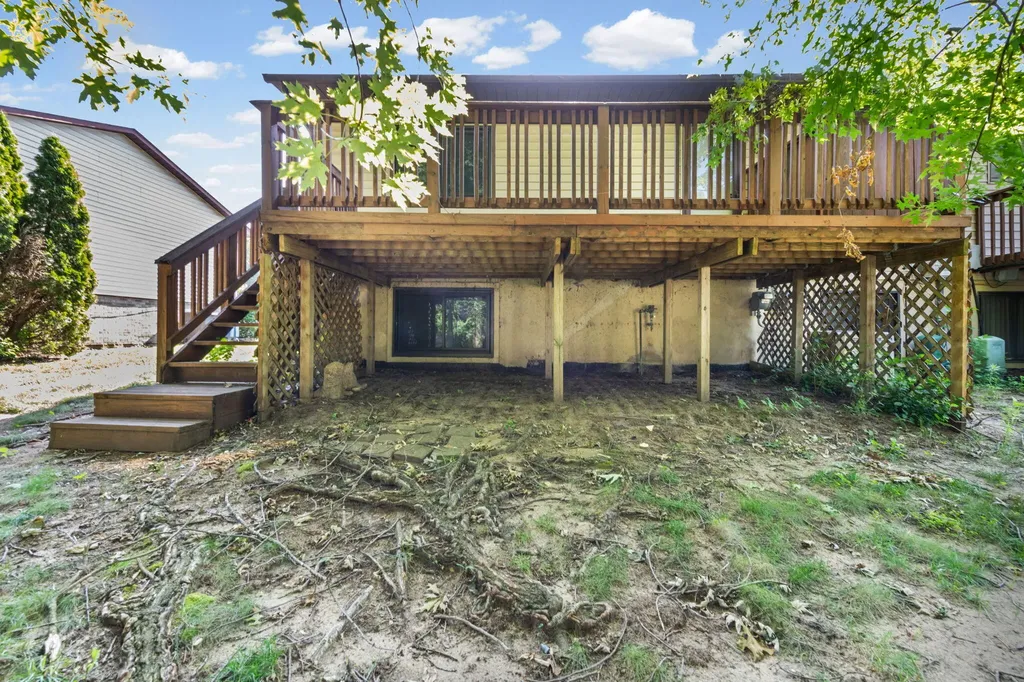 38116 Hixford Place Westland City MI 48185