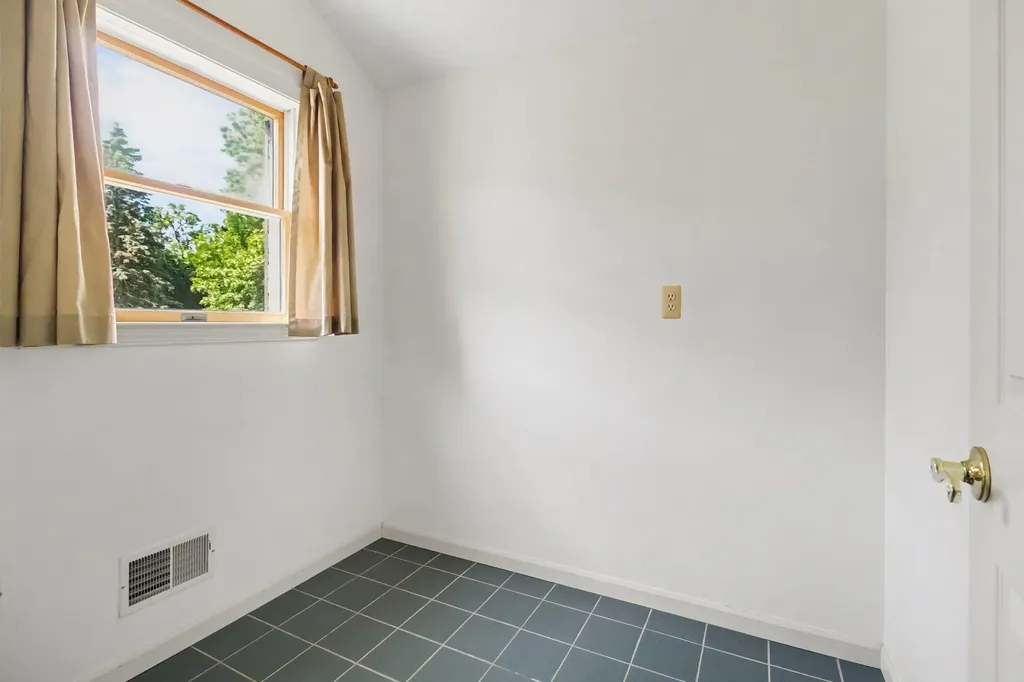 3427 Merritt Road Pittsfield Charter Township MI 48197