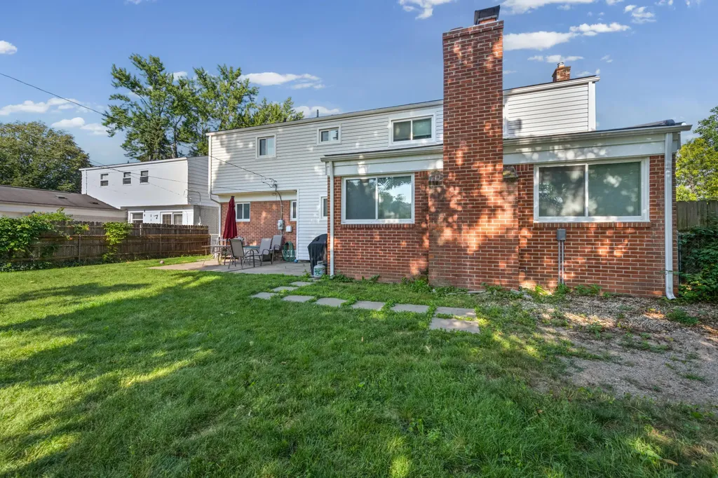 14638 Westmore Street Livonia City MI 48154
