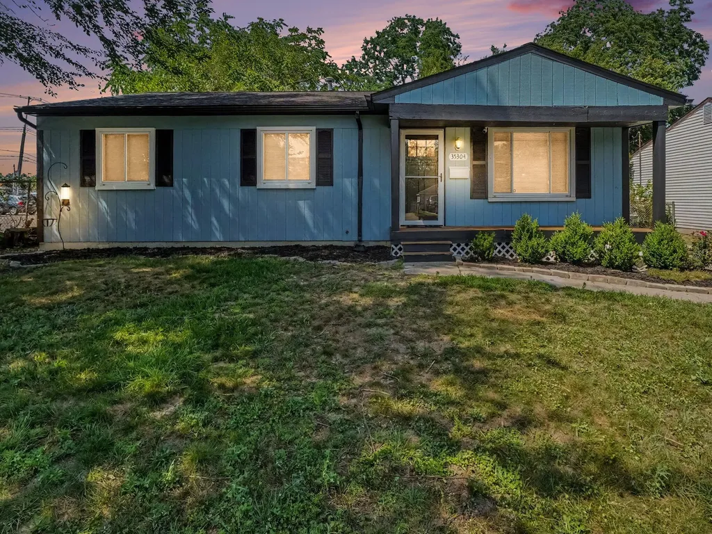 35304 Fairchild Street Westland City MI 48186