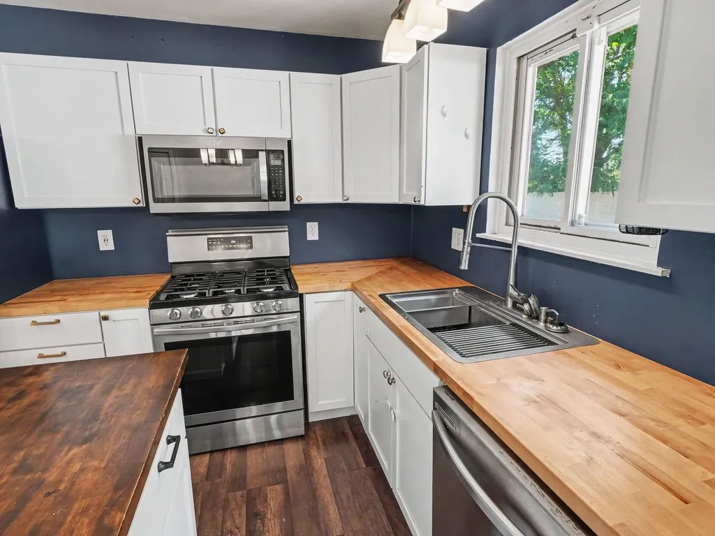 35304 Fairchild Street Westland City MI 48186