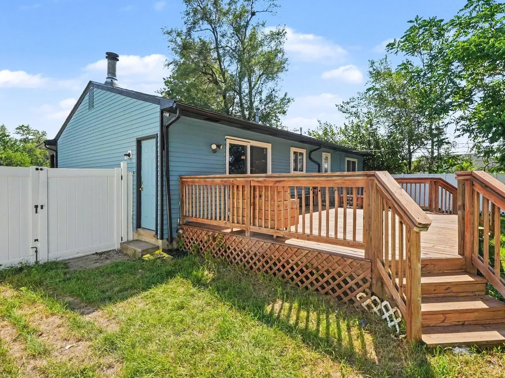 35304 Fairchild Street Westland City MI 48186