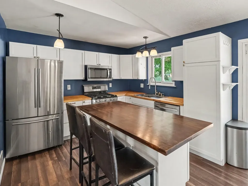 35304 Fairchild Street Westland City MI 48186
