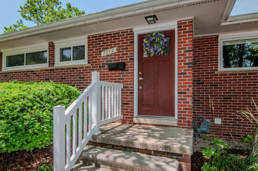 1712 Barrington Place Ann Arbor City MI 48103