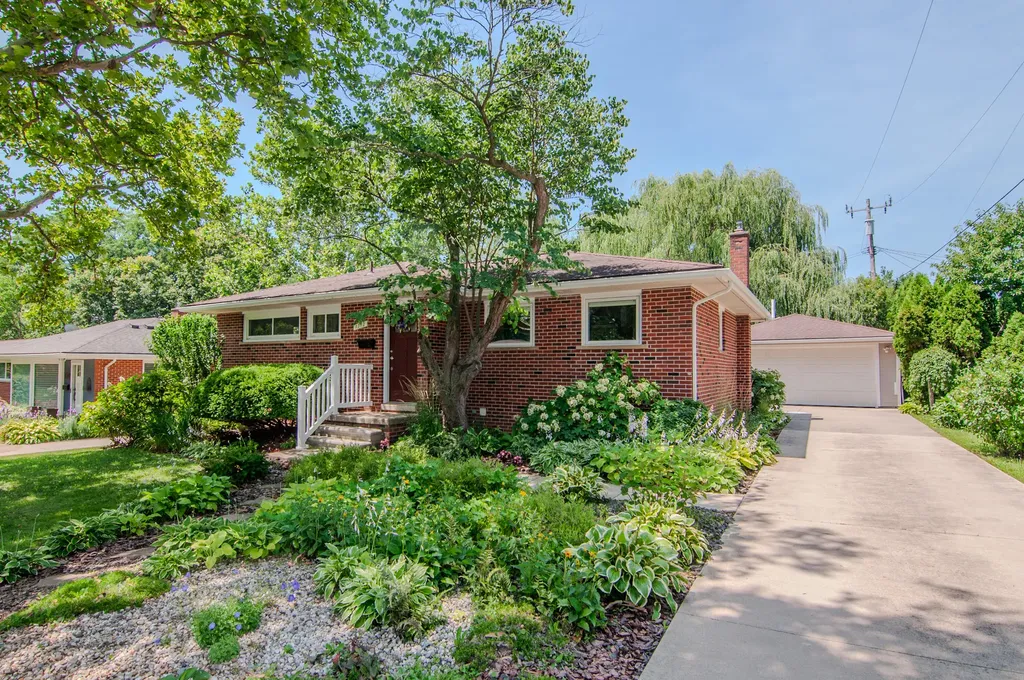 1712 Barrington Place Ann Arbor City MI 48103