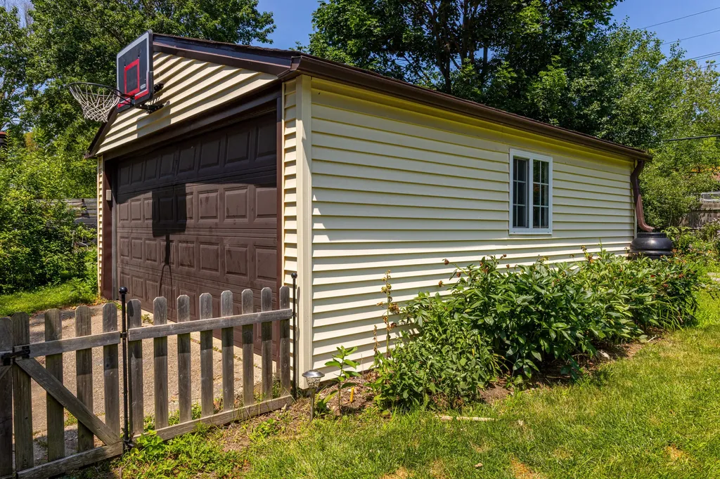2703 Towner Boulevard Ann Arbor City MI 48104