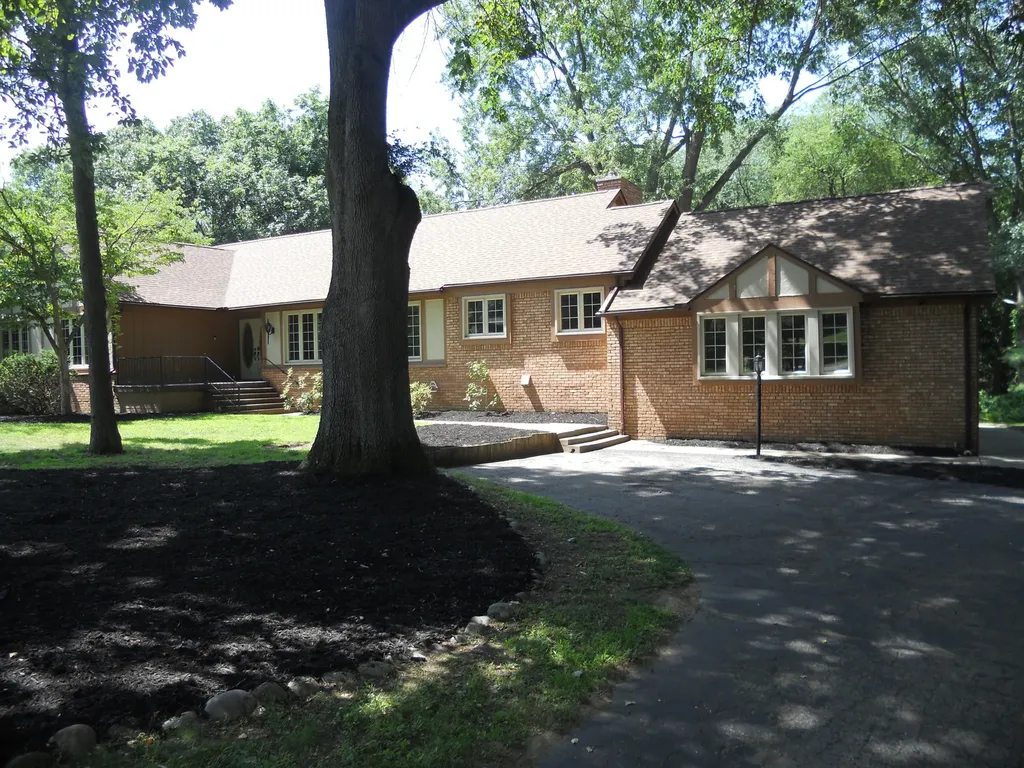 5480 Shoshoni Pass Hamburg Township MI 48169