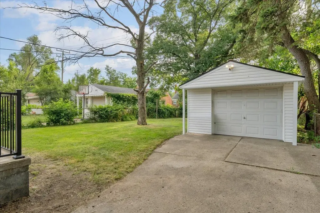 20520 Vaughan Street Detroit City MI 48219