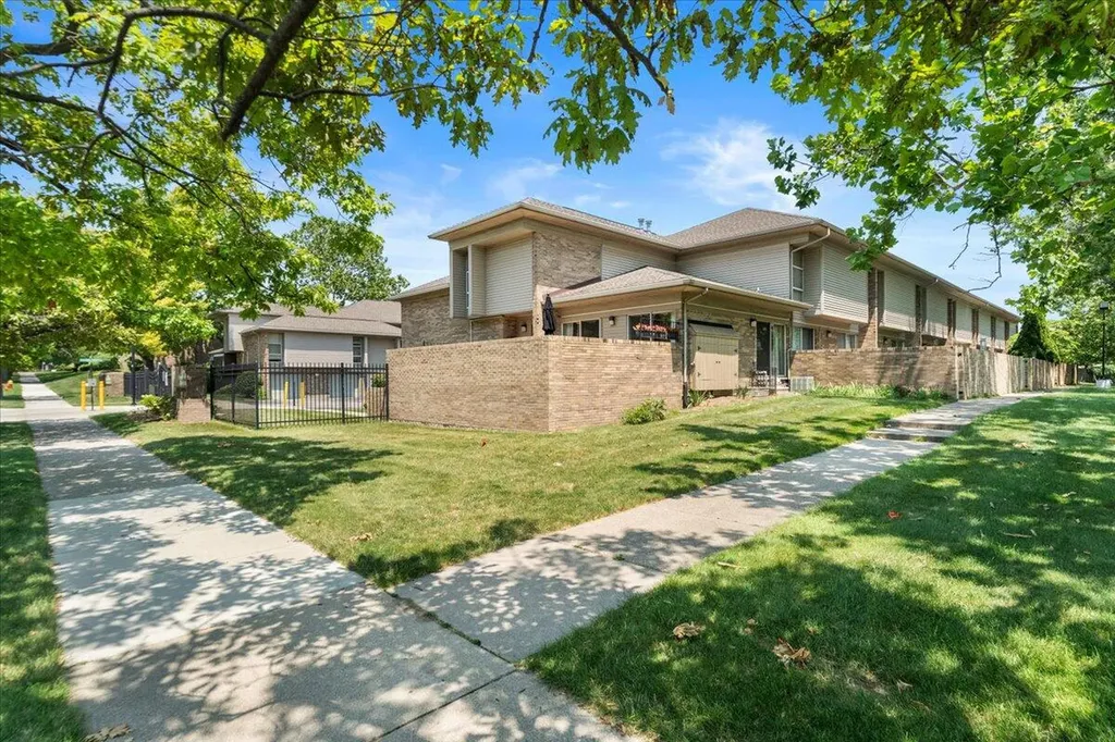 1100 Saint Aubin Place Detroit City MI 48207