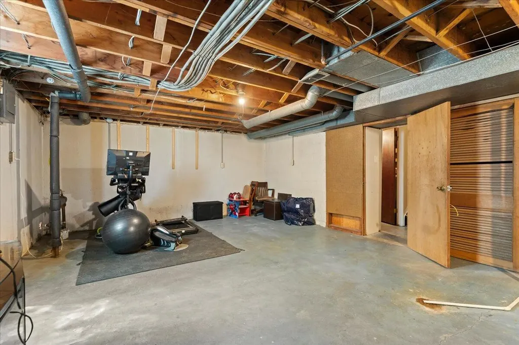 1100 Saint Aubin Place Detroit City MI 48207
