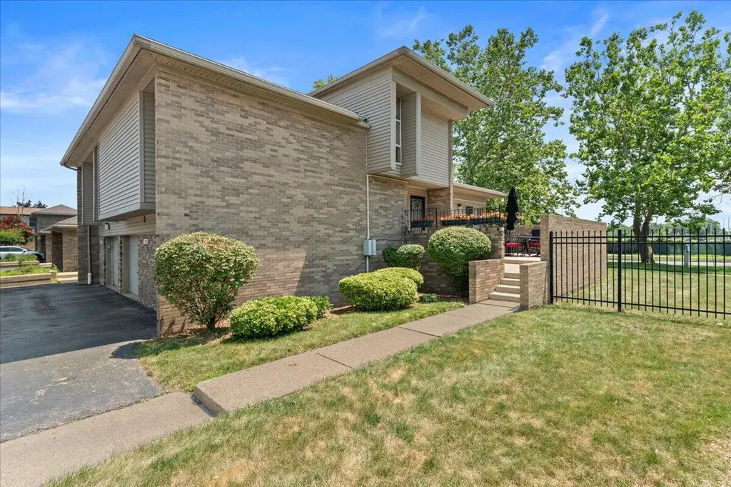 1100 Saint Aubin Place Detroit City MI 48207