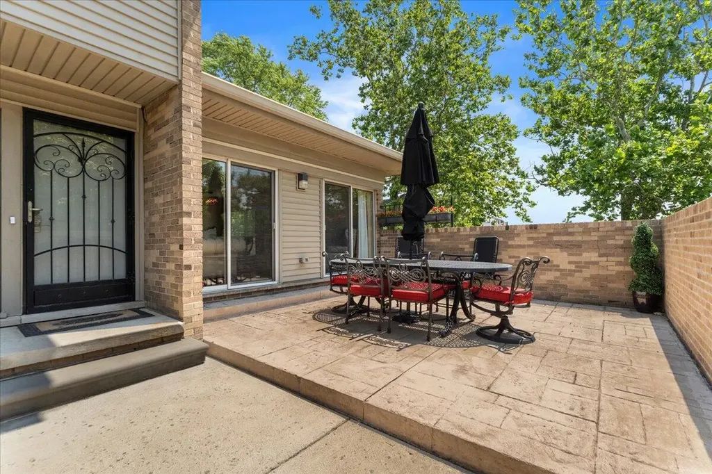 1100 Saint Aubin Place Detroit City MI 48207