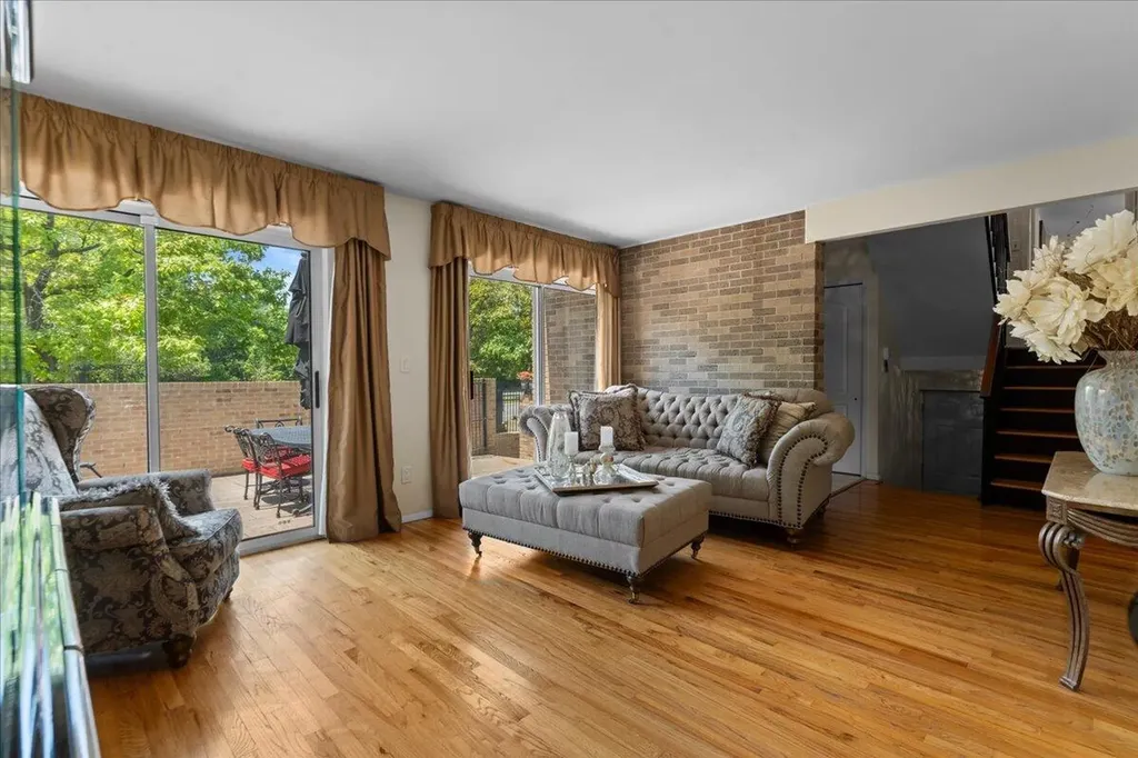 1100 Saint Aubin Place Detroit City MI 48207