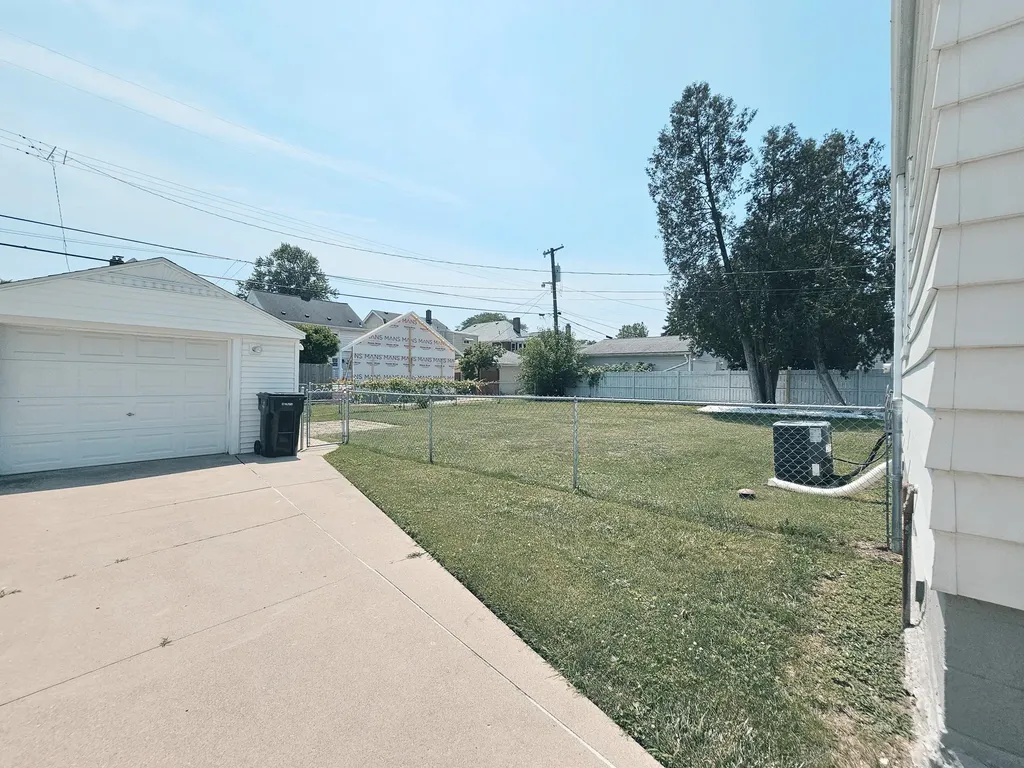 495 North Drive Wyandotte City MI 48192