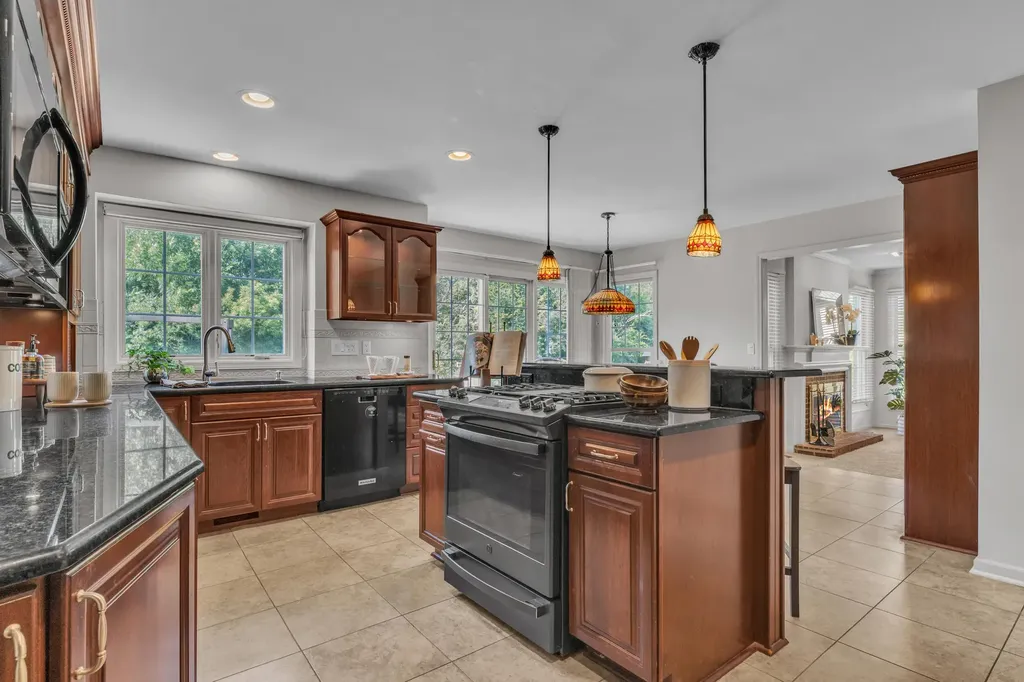 44899 Weymouth Drive Canton Charter Township MI 48188