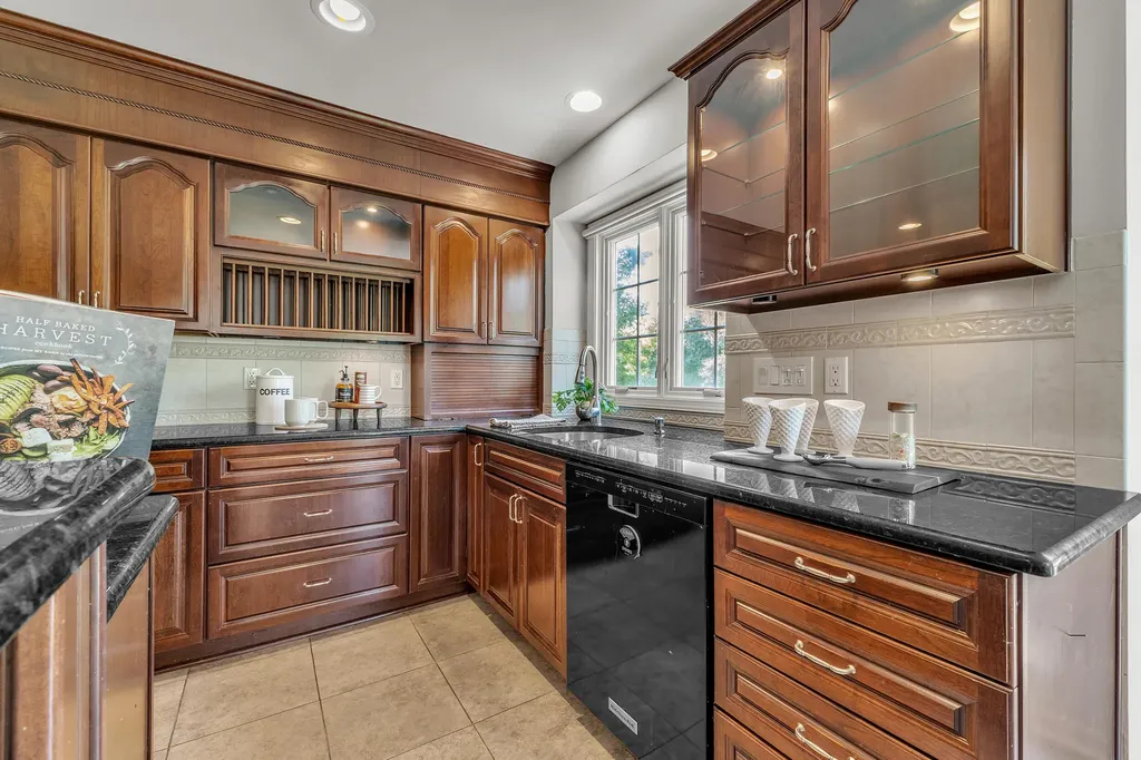 44899 Weymouth Drive Canton Charter Township MI 48188