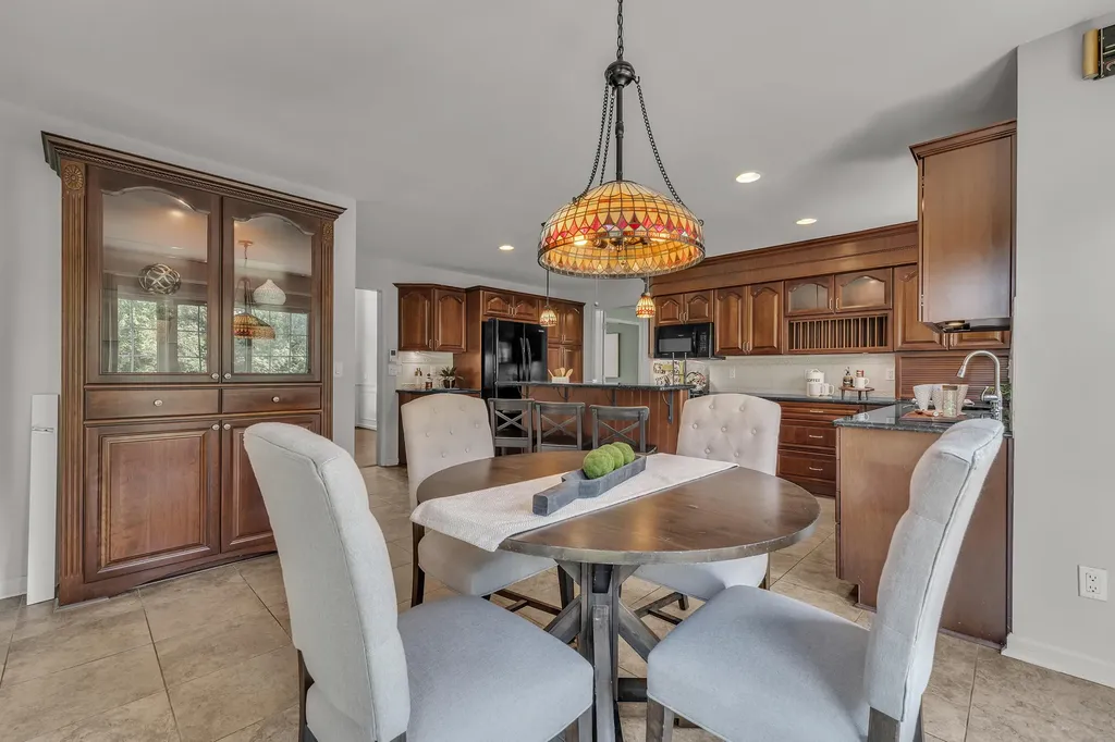 44899 Weymouth Drive Canton Charter Township MI 48188