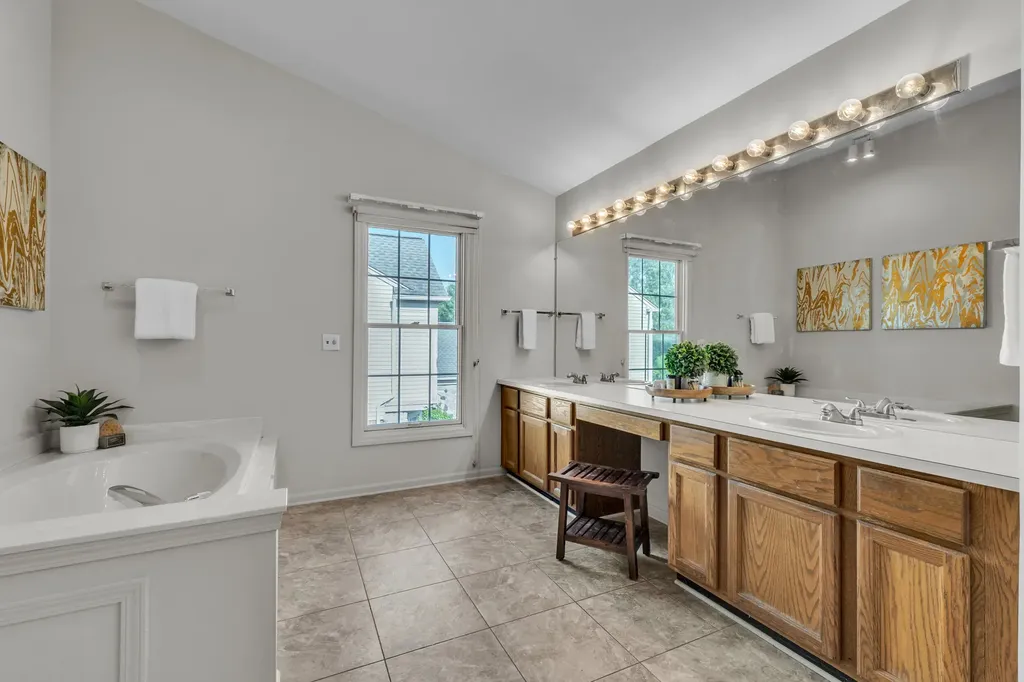 44899 Weymouth Drive Canton Charter Township MI 48188
