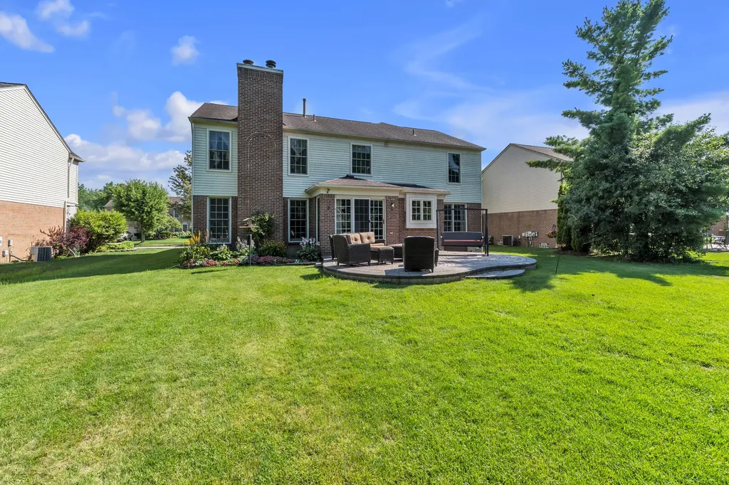 44899 Weymouth Drive Canton Charter Township MI 48188