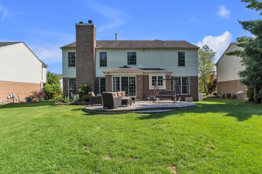 44899 Weymouth Drive Canton Charter Township MI 48188