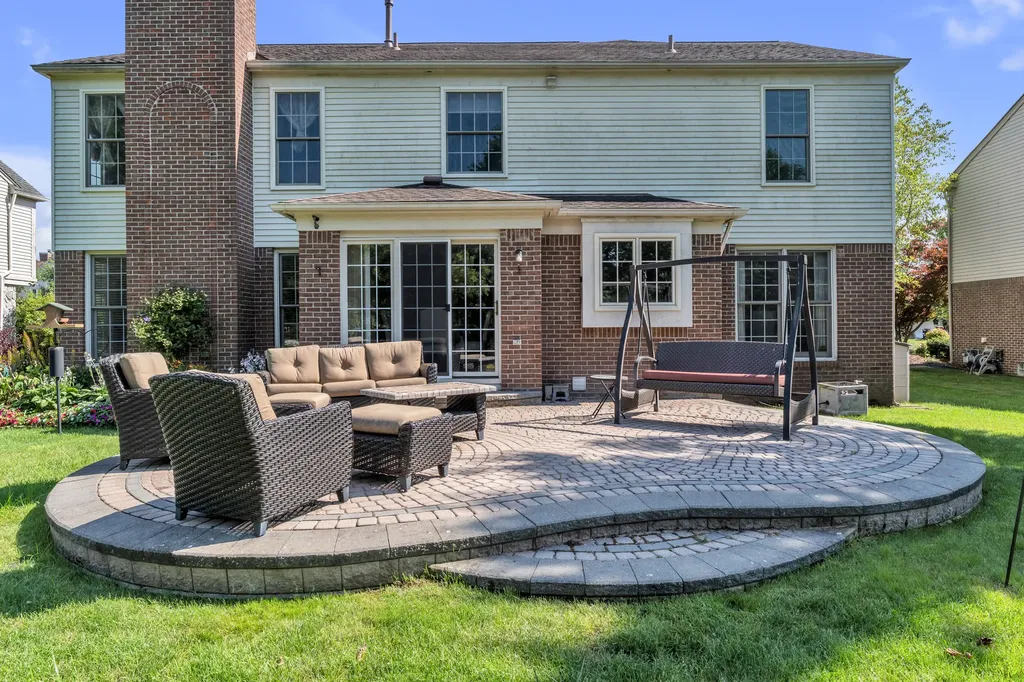 44899 Weymouth Drive Canton Charter Township MI 48188