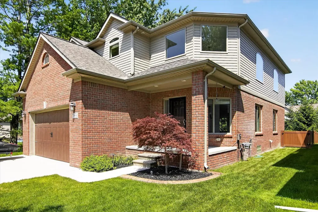 28000 Worthington Street St. Clair Shores City MI 48081