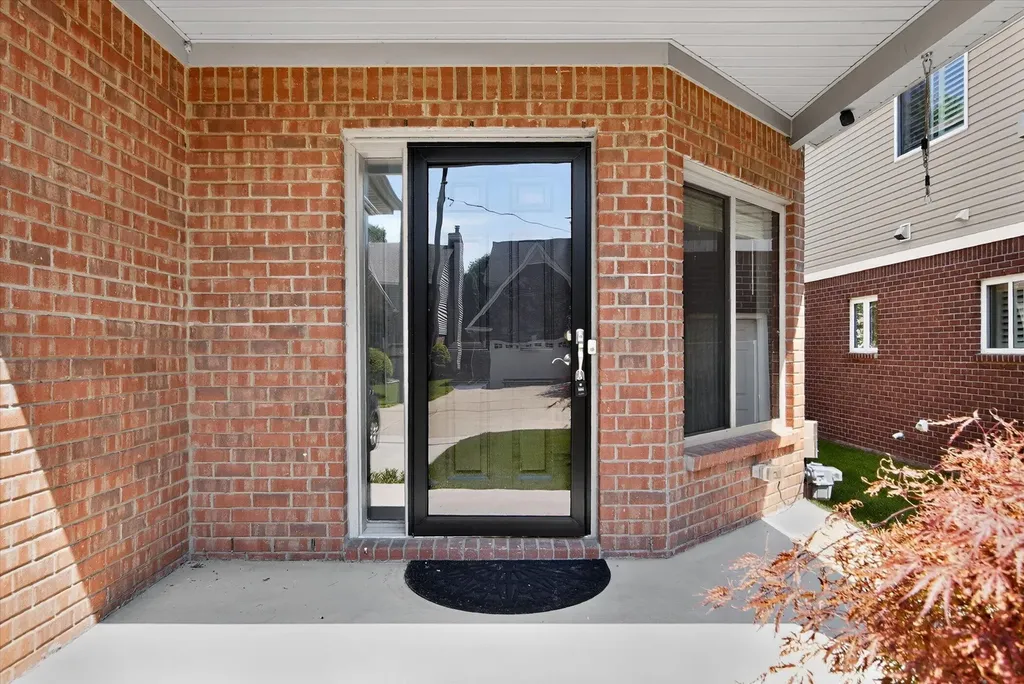 28000 Worthington Street St. Clair Shores City MI 48081