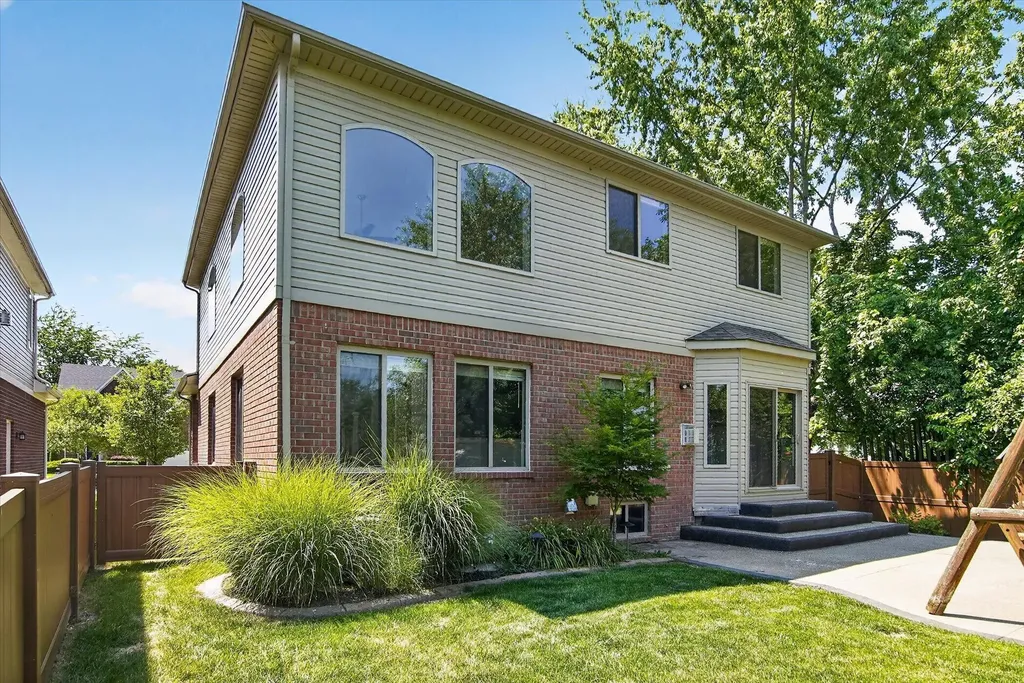 28000 Worthington Street St. Clair Shores City MI 48081