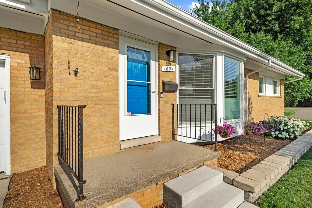 1609 Glastonbury Road Ann Arbor City MI 48103