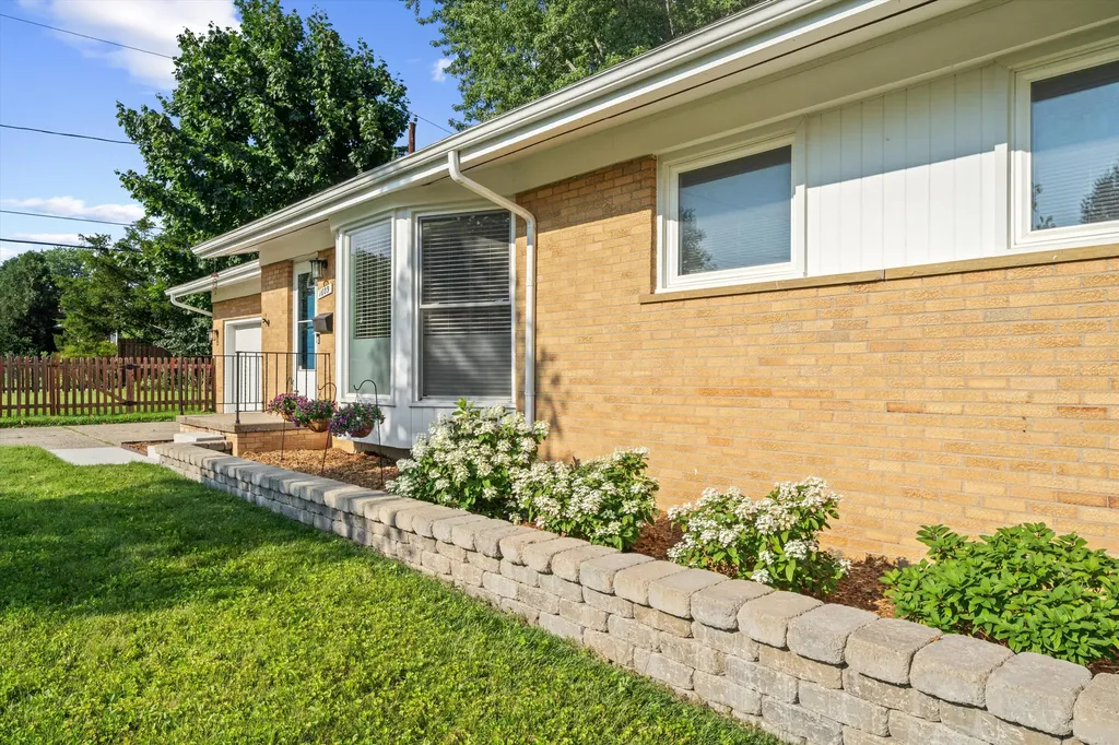 1609 Glastonbury Road Ann Arbor City MI 48103