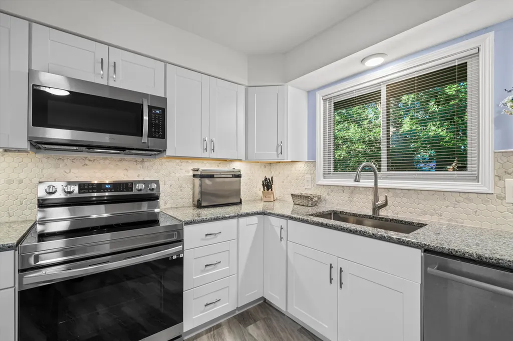 1609 Glastonbury Road Ann Arbor City MI 48103
