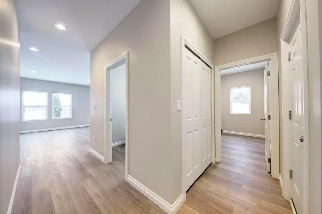 33724 Barrington Street Westland City MI 48186