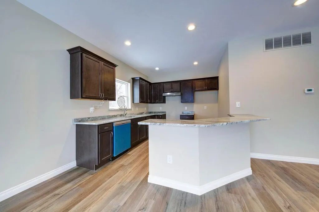 33724 Barrington Street Westland City MI 48186