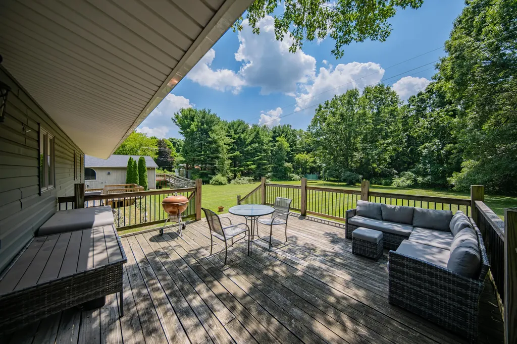 9625 Glenn Road Waterloo Township MI 49240
